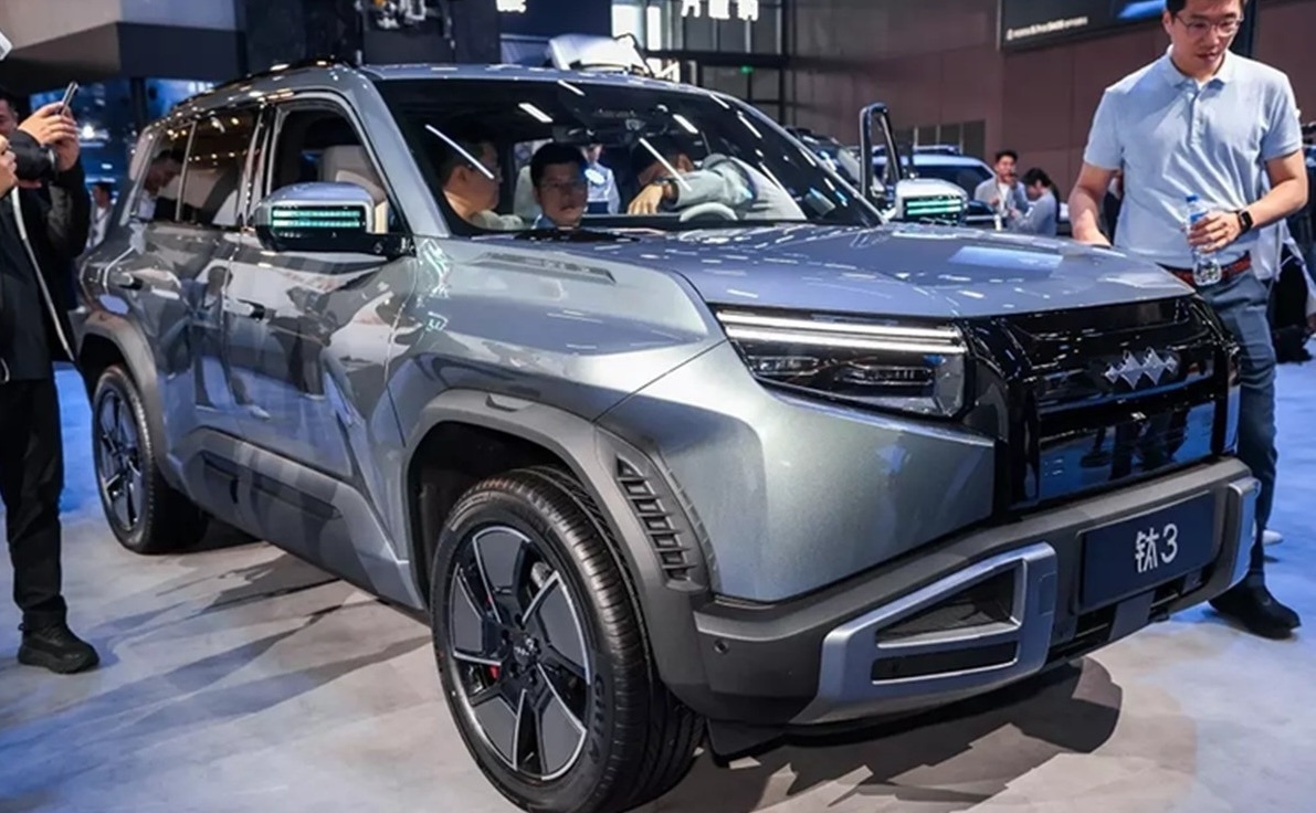 Tân binh SUV ‘gầm cao máy thoáng’, thiết kế hầm hố ‘âm thầm’ đến Việt Nam: Giá rất rẻ, hứa hẹn hút khách