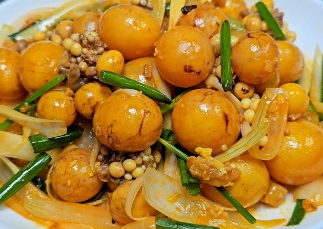 Quảng Ninh: Phát hiện hơn 1 tấn trứng gà non và hàng nghìn kg thực phẩm không rõ nguồn gốc