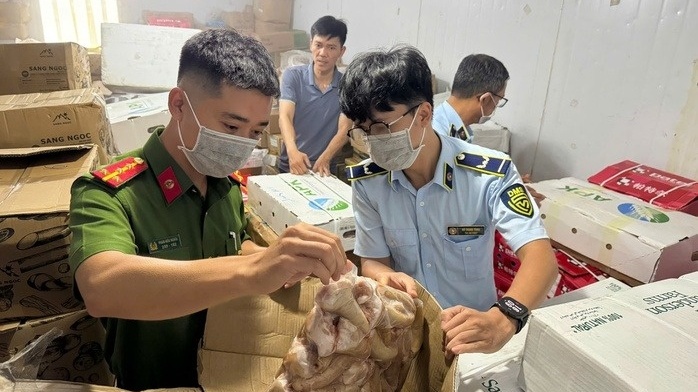 Sững người trước gần 4 tấn thịt không giấy tờ vừa bị phanh phui tại kho lạnh công ty Thịnh Phát Food