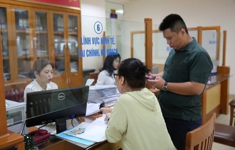 Quy định mới nhất về tiền lương, phụ cấp đối với cán bộ, công chức từ tỉnh, huyện về cấp xã mới công tác
