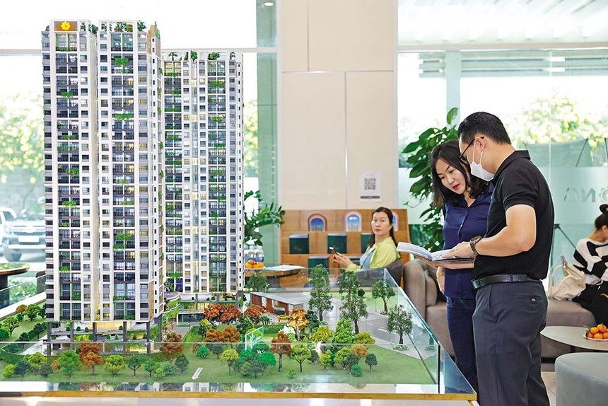 Giao dịch lao dốc 45% nhưng giá vẫn neo cao: Điều gì đang diễn ra tại thị trường nhà đất Hà Nội?