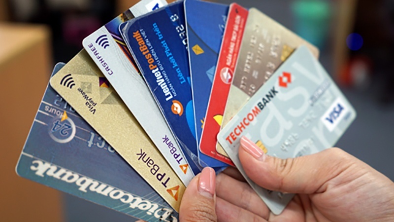 Bắt 8 đối tượng mua bán trái phép 3.000 thẻ ngân hàng, công an đề nghị người dân liên quan khẩn trương trình báo