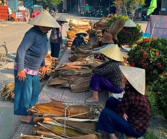 Nông dân Quảng Ngãi lập chợ 'quái lạ' mỗi tuần họp một lần, không bán cá thịt mà bán 'rác'