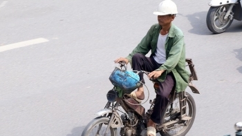 Mức xử phạt với người đi xe máy quá cũ nát, trường hợp xe không đạt định khí thải có bị loại bỏ ngay?