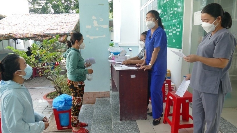 Quy định mới nhất về tiền lương và chế độ đối với nhân viên y tế làm việc tại Trạm y tế xã, phường