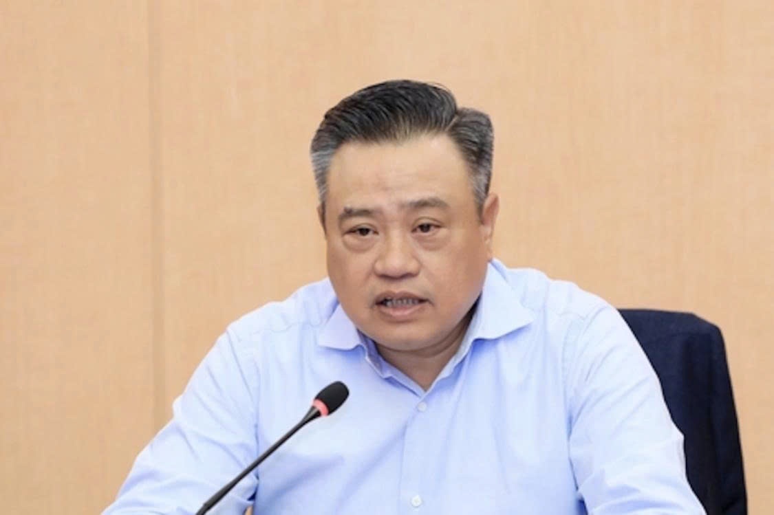 Trước nguy cơ kế sinh nhai hàng triệu người dân bị ảnh hưởng do chuyển đổi xe máy xăng sang xe điện, Chủ tịch Hà Nội nói gì?