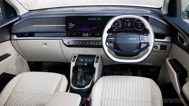 Kia nhận cọc mẫu MPV giá chỉ 330 triệu từ đầu tháng 6/2025: Thiết kế đậm chất SUV với nhiều tính năng an toàn, đưa Mitsubishi Xpander vào thế khó