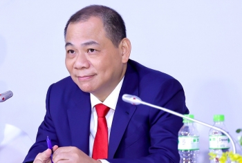 Tỷ phú Phạm Nhật Vượng đã rót 20.500 tỷ tài trợ không hoàn lại cho VinFast