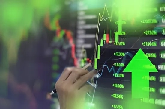 VN-Index tăng 5 điểm, một nhóm cổ phiếu gây chú ý