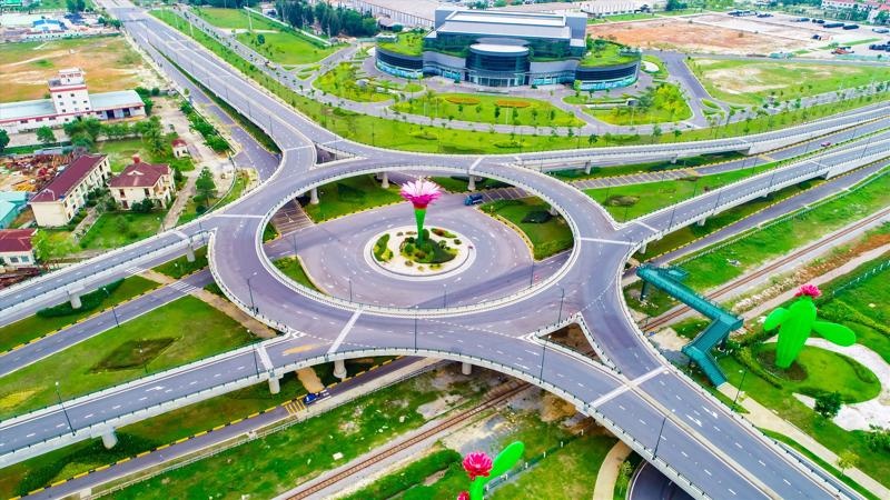 Tổ chức quốc tế đồng loạt hạ dự báo tăng trưởng: Kinh tế thế giới chậm lại, Việt Nam vẫn kiên định mục tiêu 8%