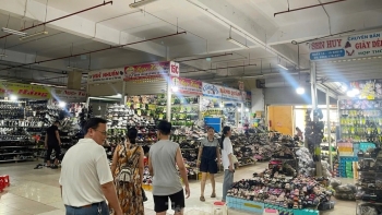 Tiểu thương chợ Vinh có động thái mới sau một tuần 'đình công'