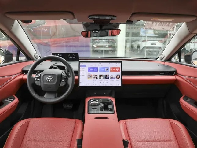 Toyota ra mắt mẫu SUV chạy điện mới: Công nghệ vượt trội, đẹp thể thao, giá chỉ 460 triệu, nhận xe luôn trong tháng 6/2025