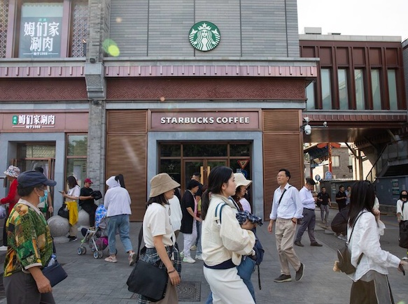 Từng là biểu tượng sang chảnh, Starbucks nay phải ‘xuống nước’ giảm giá vì lý do này