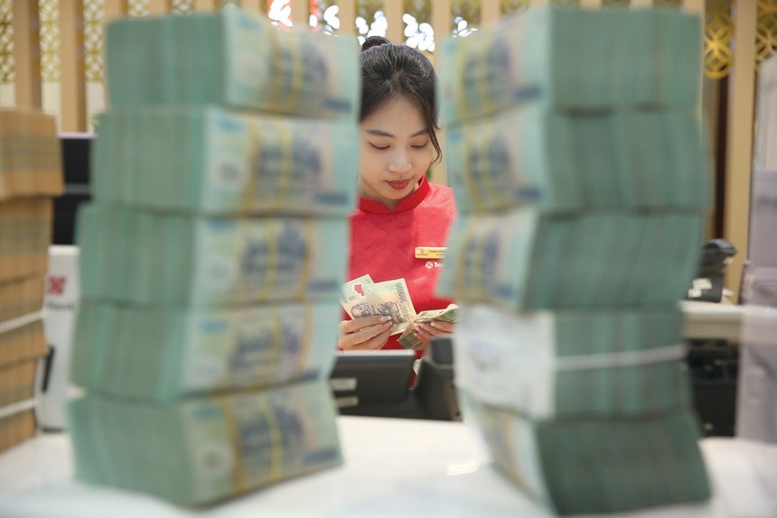 Nếu đầu tư công giải ngân hiệu quả, nền kinh tế sẽ hút bao nhiêu vốn tín dụng mới?