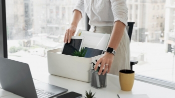 Toàn bộ phòng marketing của một công ty bị sa thải trên sóng livestream, nhân vật thay thế không xa lạ