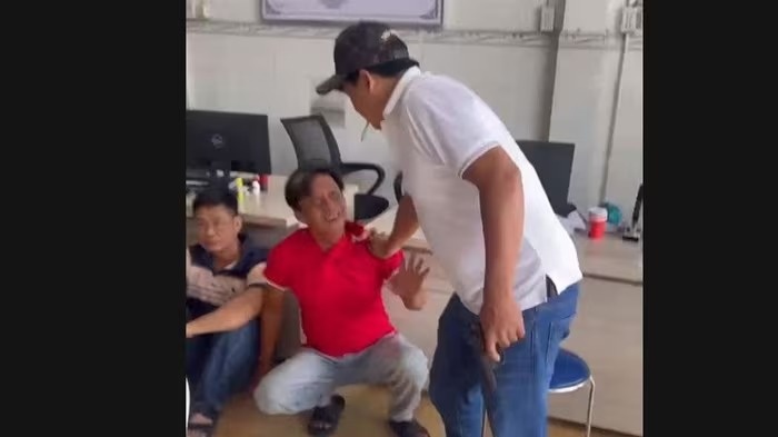 Công an ập vào phòng công chứng, bắt giữ Phạm Ngọc Thạch