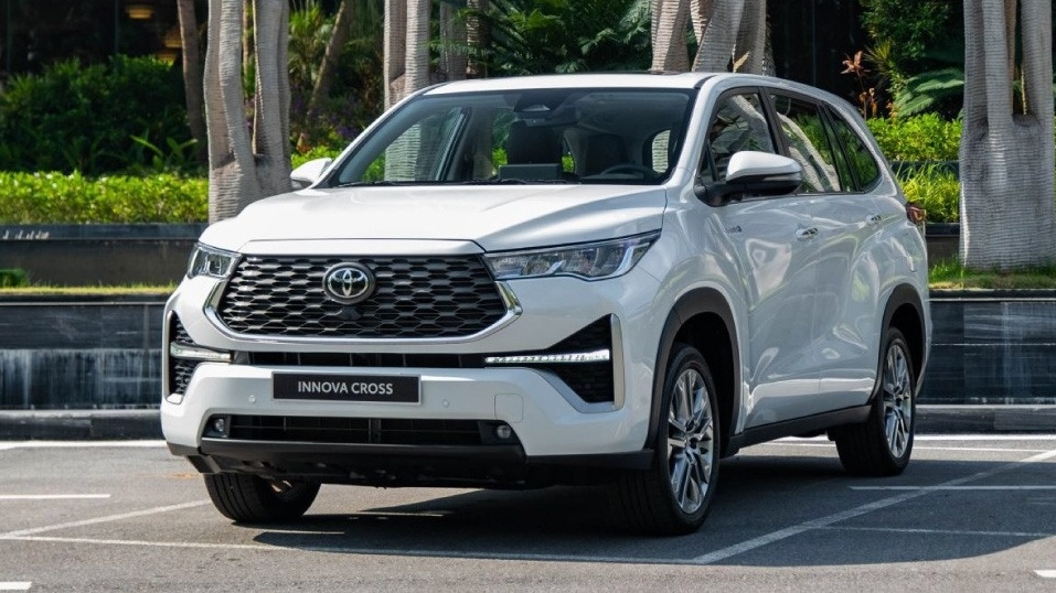 Chủ tịch Toyota nói thẳng một điều về xe điện, khen nức nở dòng xe xanh hãng theo đuổi