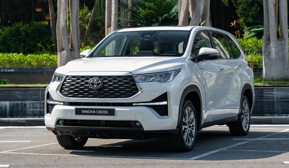 Chủ tịch Toyota nói thẳng một điều về xe điện, khen nức nở dòng xe xanh hãng theo đuổi