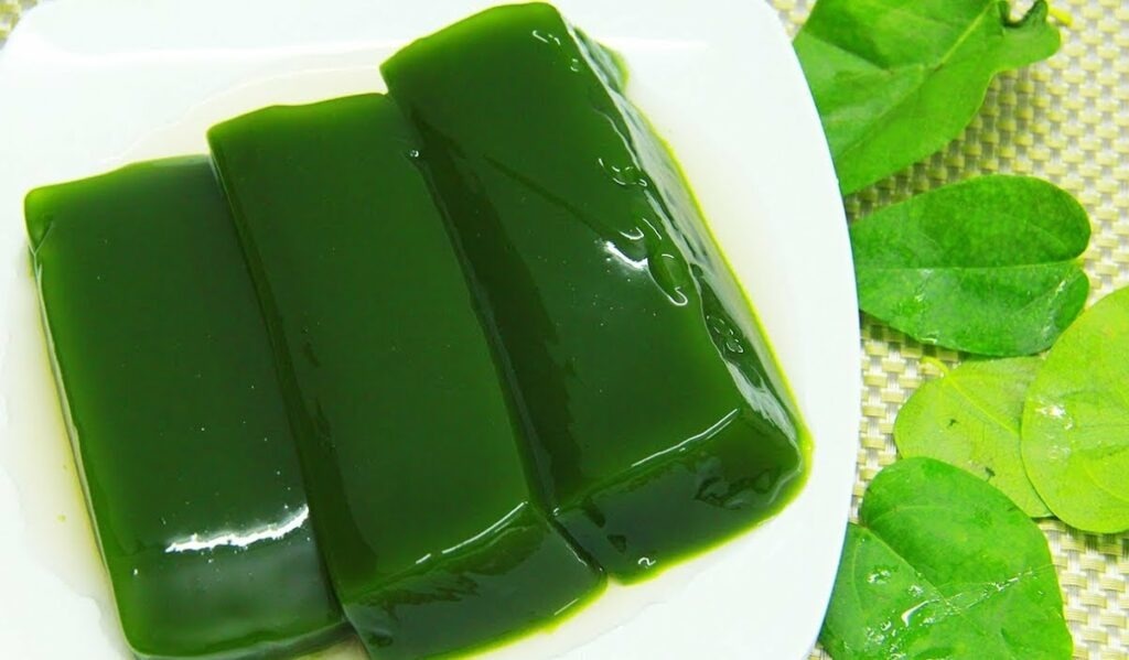 Nông dân Đắk Lắk nhổ bỏ cà phê trồng cây dại, quanh năm thu hoạch lá bán, đặc biệt 'hốt bạc' mùa hè