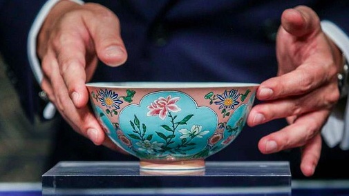 Chiếc bát cổ phá kỷ lục đấu giá châu Á: Hơn 600 tỷ cho một tuyệt tác 11cm