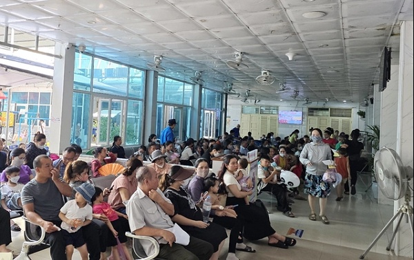 BHXH phát công văn khẩn: Chấm dứt ngay tình trạng 'muốn phòng mát phải trả thêm tiền'