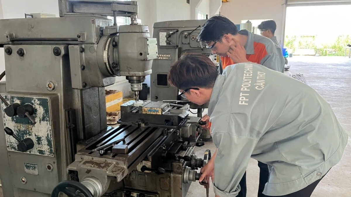 Ngành học đang thiếu nhân lực trầm trọng, trước kia chỉ dành cho nam nay phái nữ cũng làm rất tốt: Mức lương ‘chạm đỉnh’ 90 triệu/tháng