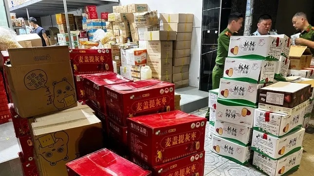 Kinh doanh kiểu 'du kích' ở La Phù: Mở cửa khi có đơn, giấu hàng khi kiểm tra