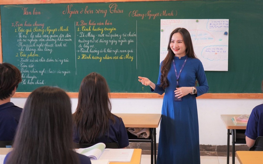 Chính thức thông qua Luật nhà giáo: Lương giáo viên được xếp cao nhất trong hệ thống thang bậc lương hành chính sự nghiệp
