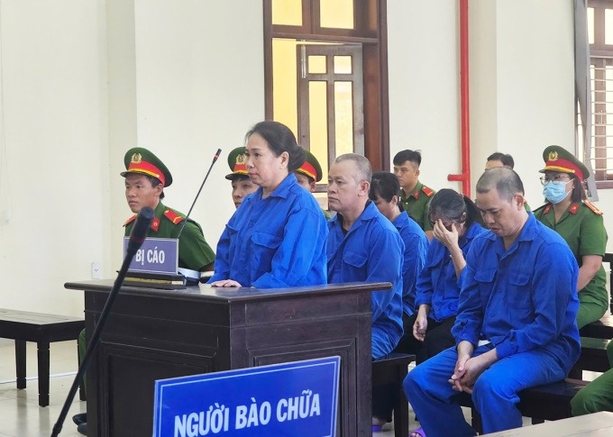 Lừa đảo bằng sổ đỏ giả, 5 bị cáo lĩnh án tù