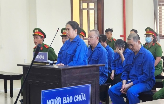 Lừa đảo bằng sổ đỏ giả, 5 bị cáo lĩnh án tù