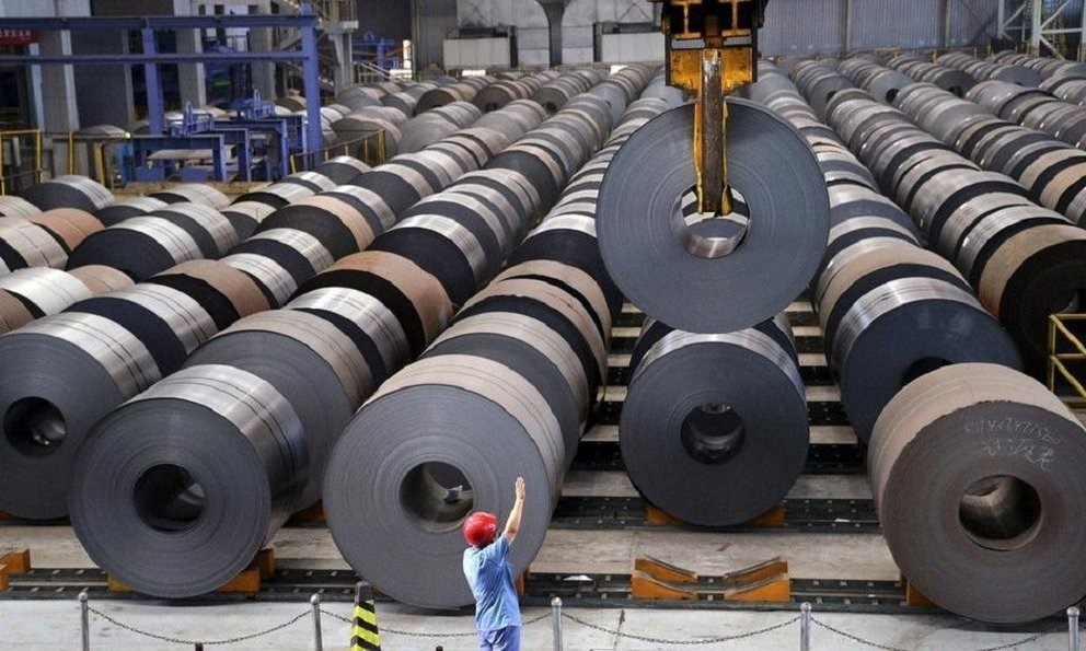 Mỹ, châu Âu siết gọng kìm thuế, xuất khẩu thép Việt Nam lao dốc, HRC giảm gần 70%