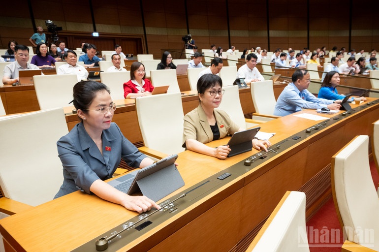 Chính thức: Công chức, viên chức không được thành lập, góp vốn và quản lý doanh nghiệp