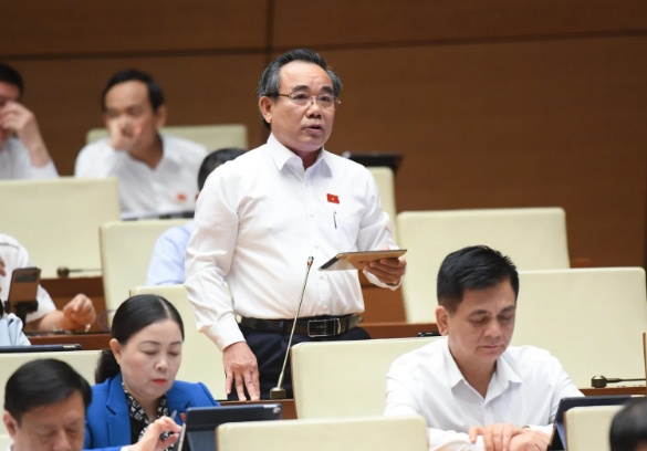 ĐBQH: Chúng ta có cả một hệ thống pháp luật quản lý nhưng hàng trăm tấn thuốc giả, đồ ăn giả vẫn được sản xuất, lưu hành