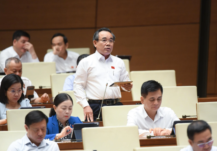 ĐBQH: Chúng ta có cả một hệ thống pháp luật quản lý nhưng hàng trăm tấn thuốc giả, đồ ăn giả vẫn được sản xuất, lưu hành