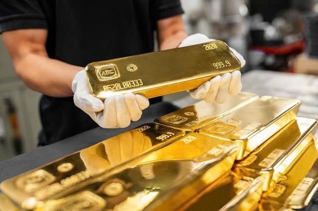76% ngân hàng trung ương đang đặt cược vào vàng, bỏ dần đồng USD: Chuyện gì đang xảy ra?