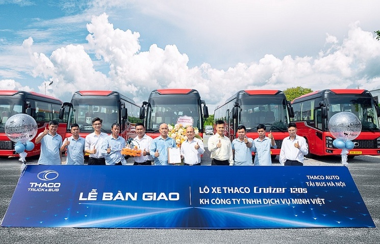 THACO vừa bàn giao loạt xe bus nhãn hiệu Cruizer 120S cho công ty Minh Việt