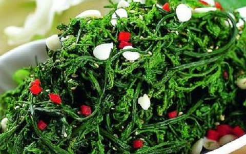 Rau dại mọc bờ bụi xưa ít ai ăn, nay được săn lùng vì hương vị lạ: Người Trung Quốc gọi là 'rau trường thọ', giá cao bất ngờ