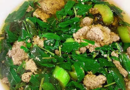 Bổ ngang thịt bò, loại rau dân dã nấu lên nhơn nhớt này rất giàu sắt: Bán đầy chợ Việt, giá rẻ chỉ vài nghìn đồng/mớ