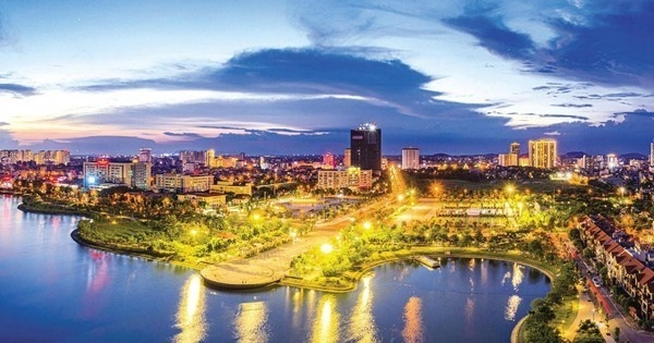 Không chỉ là làm đường, Việt Nam đang tái cấu trúc nền kinh tế thông qua đầu tư vào cơ sở hạ tầng?