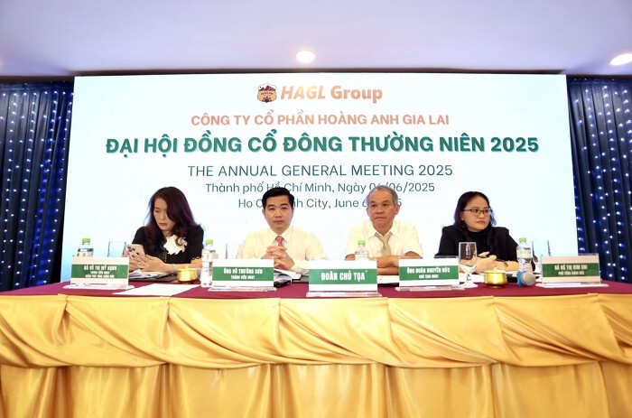 Sau bầu Đức, hai 'nữ tướng' HAGL rót tiền gom hàng triệu cổ phiếu HAG