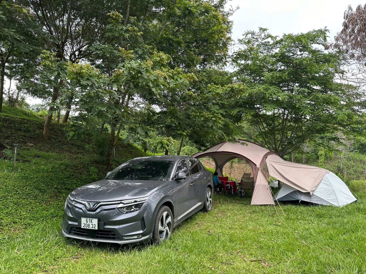 Chủ xe VinFast VF 8: “Mua vì giá tốt, trang bị khủng, nói đến hậu mãi phải dùng từ tuyệt vời”