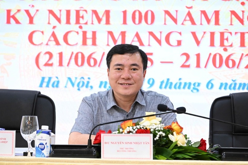 Vợ cầu thủ nổi tiếng bị tố bán hàng lậu: Bộ Công Thương chính thức vào cuộc!