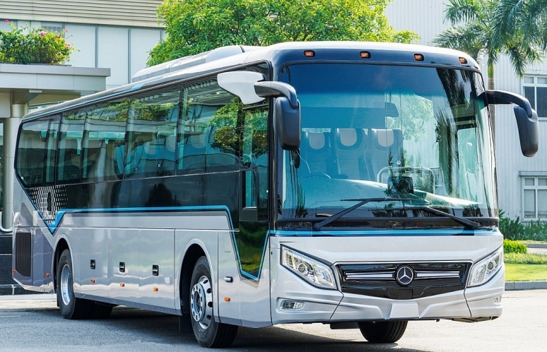 THACO của ông Trần Bá Dương lần đầu tiên xuất khẩu lô xe Mercedes-Benz 'Made in Vietnam'