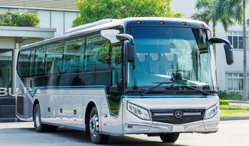 THACO của ông Trần Bá Dương lần đầu tiên xuất khẩu lô xe Mercedes-Benz 'Made in Vietnam'