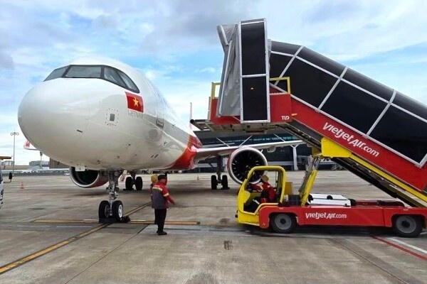 Mất hợp đồng với Vietjet (VJC) của tỷ phú Nguyễn Thị Phương Thảo, một doanh nghiệp lo ‘bốc hơi’ 40% lợi nhuận