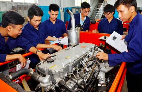 Đề xuất: Sinh viên ngành kỹ thuật, công nghệ được hỗ trợ 3,6 triệu/tháng