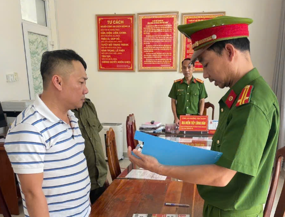 Tiến Dũng bị bắt tạm giam do chiêu 'mua đất giá rẻ'