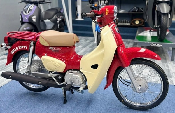 Xe số 'huyền thoại' của Honda chính thức cập bến đại lý Việt, dân tình 'đứng ngồi không yên': Thiết kế bắt mắt, giá bán gây bất ngờ