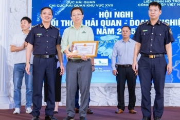 Điểm tên 12 doanh nghiệp vừa được Chi cục Hải quan khu vực XVII tặng giấy khen