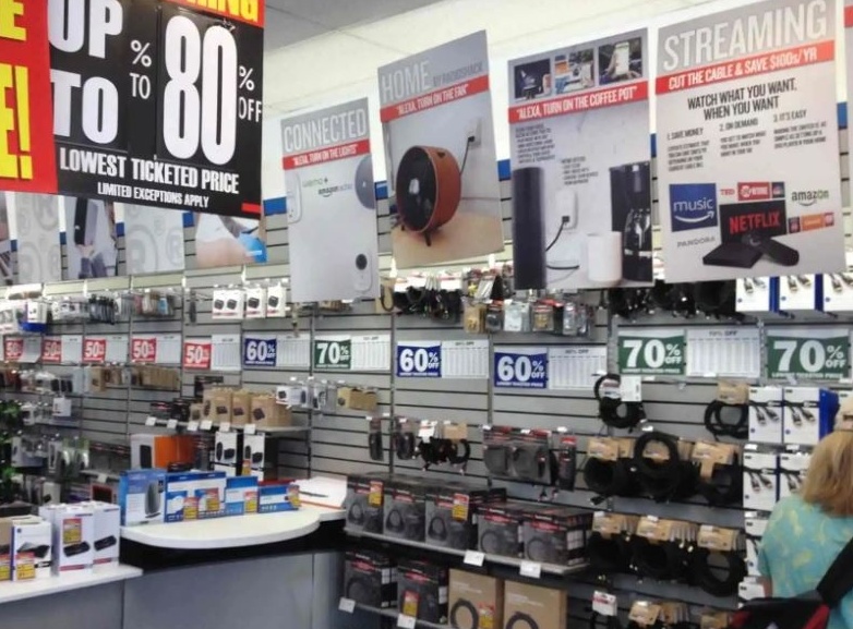 Đế chế công nghệ 7.000 cửa hàng: Từng là thiên đường linh kiện nhưng vẫn sụp đổ vì cố chấp bán 1 sản phẩm